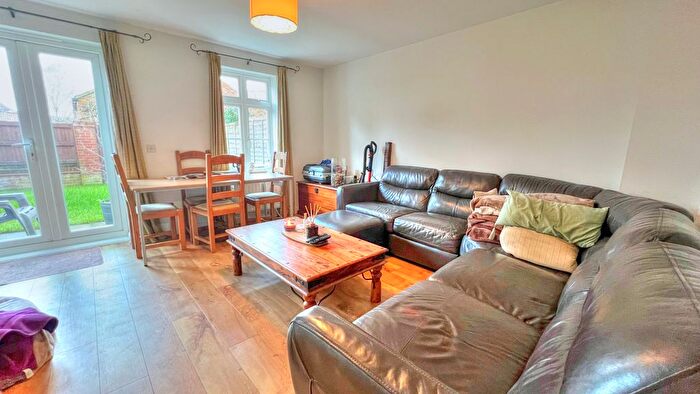 3 Bedroom Semi-detached House For Sale In Hobbs Square, Petersfield, Hampshire, GU31