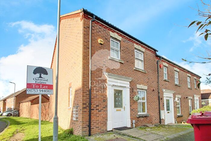 3 Bedroom Terraced House To Rent In Walker Crescent, Langley, SL3