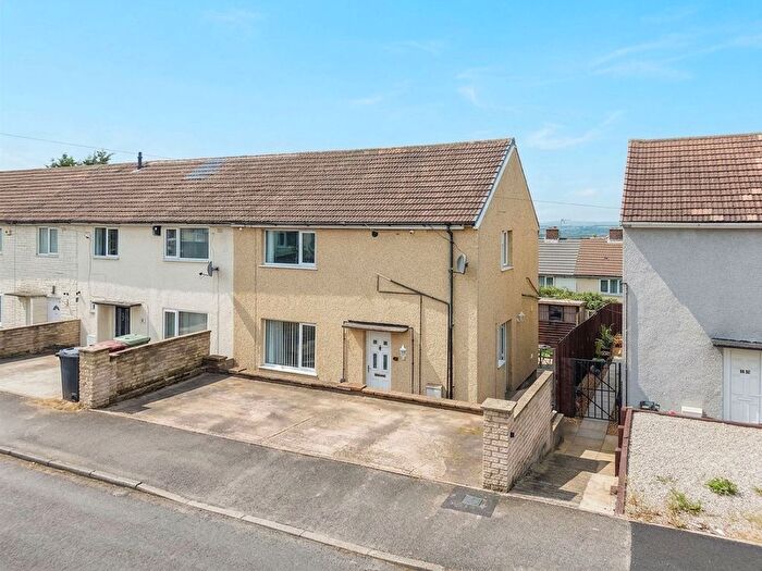 3 Bedroom End Terrace House For Sale In Hyndley Road, Bolsover, S44