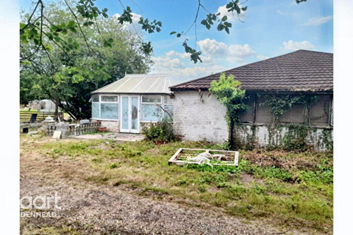 3 Bedroom Bungalow For Sale In A Nine Mile Ride, Wokingham, RG40