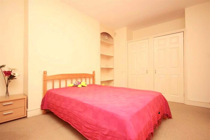 1 Bedroom Flat To Rent In Barons Court Road, West Kensington, London, W14