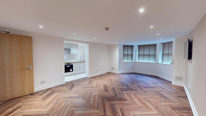 2 Bedroom Flat To Rent In Hyde Terrace, Leeds, LS2