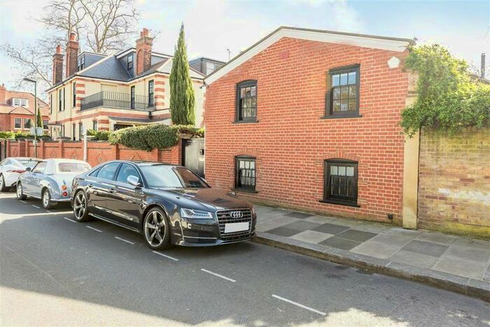 3 Bedroom Detached House To Rent In Burlington Avenue, Kew, Richmond, TW9