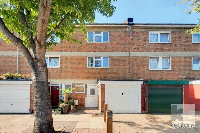 4 Bedroom Terraced House To Rent In Bancroft Road, Stepney, London, E1