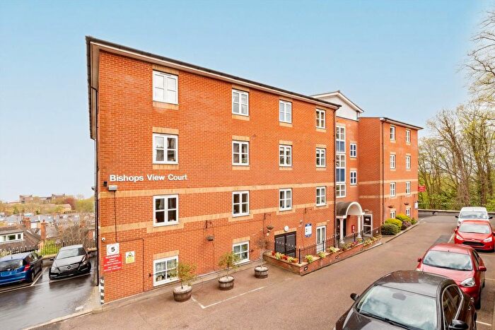 2 Bedroom Flat For Sale In Church Crescent, London, N10