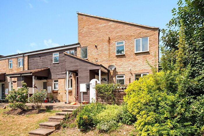1 Bedroom Maisonette To Rent In Westfield Parade, Byfleet Road, New Haw, KT15