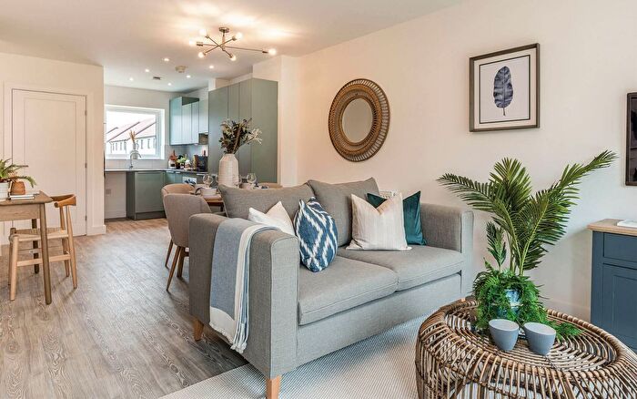 1 Bedroom Flat For Sale In Chapelfield Way, Allington, ME16