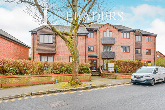 1 Bedroom Apartment To Rent In Chatsworth Court, AL1