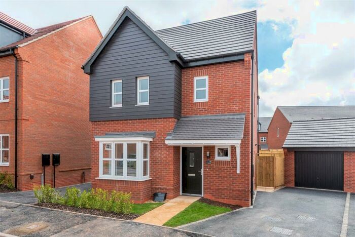 4 Bedroom Detached House To Rent In Foster Close, Mickleover, DE3