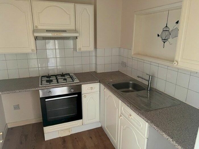 2 Bedroom Flat To Rent In Old Christchurch Road, Bournemouth, BH1