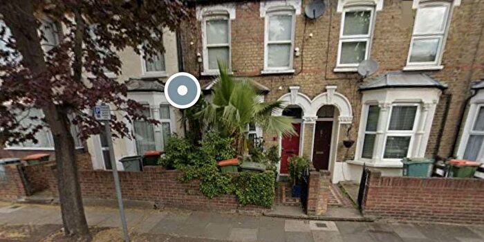 Studio To Rent In Sutton Court Road, London, E13