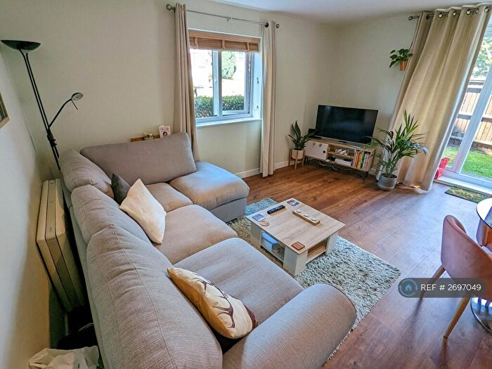 2 Bedroom Flat To Rent In Consero Court, Surbiton, KT5