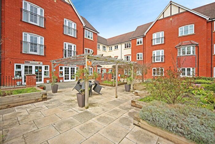 1 Bedroom Flat For Sale In Briar Croft, Stratford-Upon-Avon, CV37