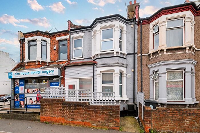 Studio To Rent In Forest Road, London, E17