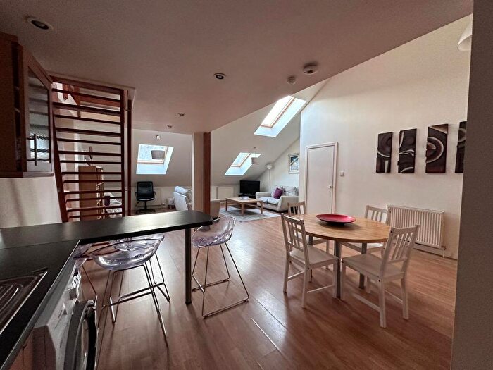 1 Bedroom Flat To Rent In Dalintober Street, Glasgow, G5