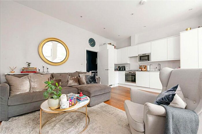 2 Bedroom Apartment To Rent In Shoot Up Hill, London, NW2