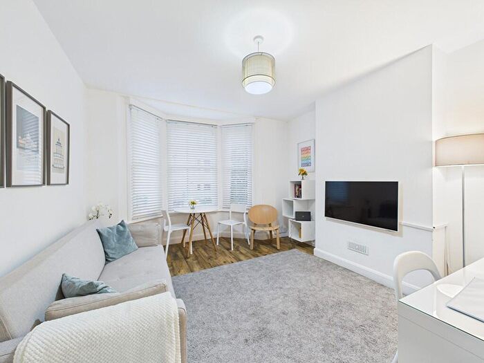 1 Bedroom Apartment To Rent In Westbourne Street, Hove, BN3