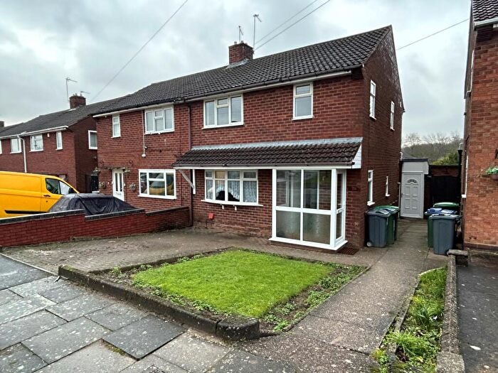3 Bedroom Semi Detached House To Rent In Ferndale Road, Oldbury, West Midlands, B68