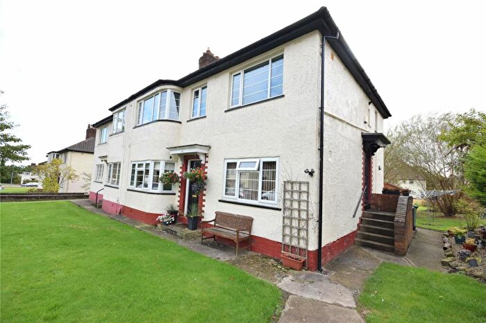 2 Bedroom Apartment To Rent In Redesdale Gardens, Adel, Leeds, LS16