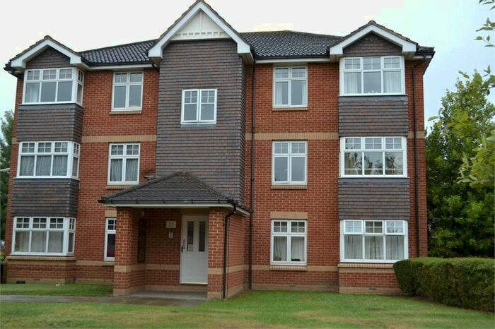 2 Bedroom Flat To Rent In Baldwin Gardens, Hounslow, TW3