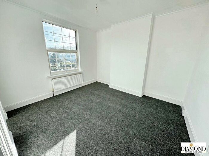 3 Bedroom End Of Terrace House For Sale In East View Place, Tiverton, Devon, EX16