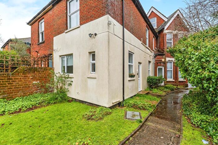 1 Bedroom Flat For Sale In Hill Lane, Southampton, Hampshire, SO15