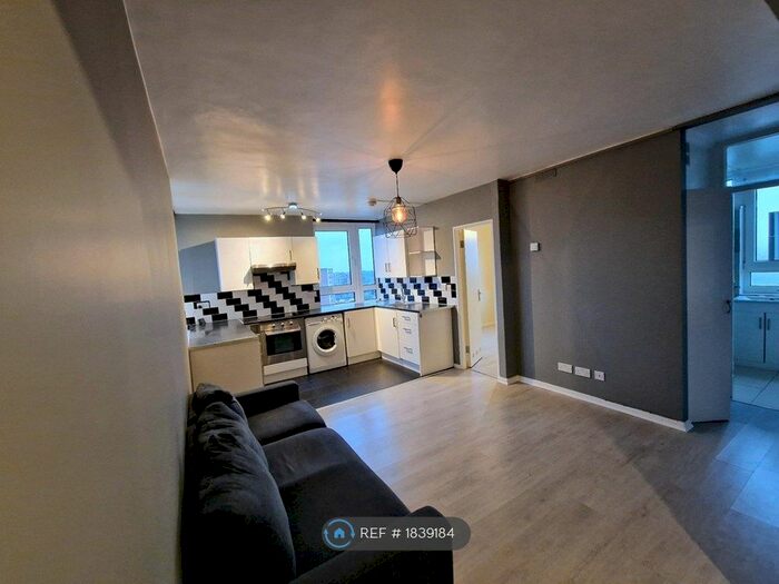 2 Bedroom Flat To Rent In Keevil Drive, London, SW19