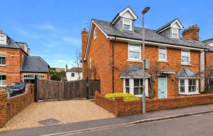 4 Bedroom Detached House For Sale In Beaumont Rise, Marlow, Buckinghamshire, SL7