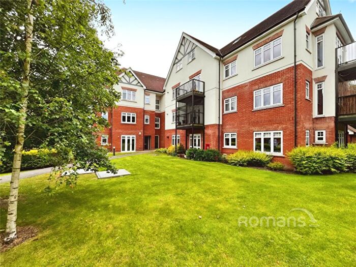 2 Bedroom Apartment For Sale In Bhamra Gardens, Maidenhead, Berkshire, SL6