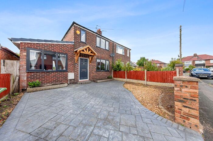 3 Bedroom Semi-Detached House For Sale In Lock Road, Paddington, WA1