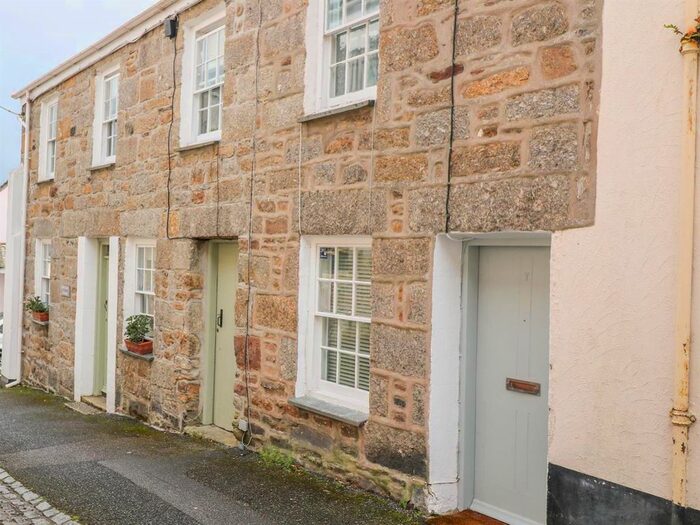 2 Bedroom Property To Rent In Trewarveneth Street, Newlyn, Penzance, TR18