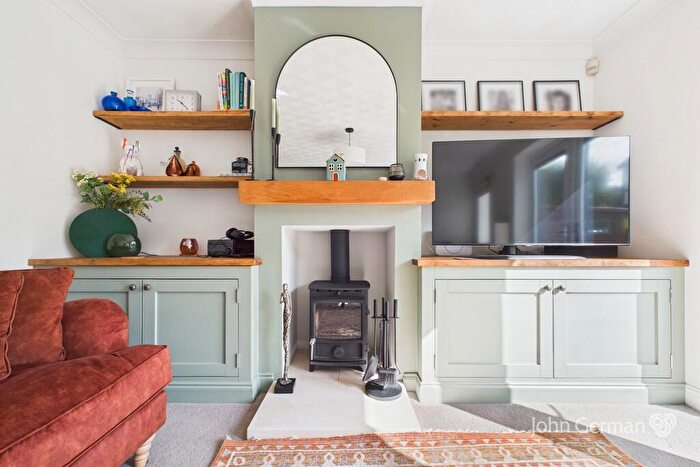 4 Bedroom Detached House For Sale In Swallow Close, Uttoxeter, ST14