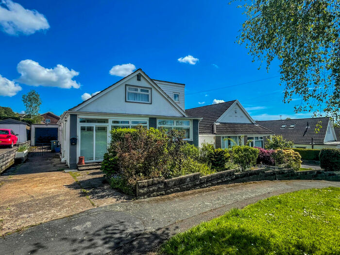 4 Bedroom Bungalow To Rent In Dan Y Graig, Rhiwbina, Cardiff, CF14
