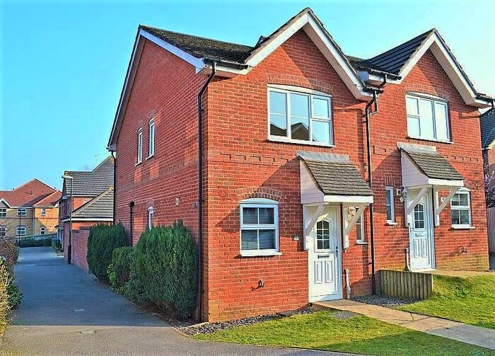 2 Bedroom Property To Rent In Crowhurst Crescent, Storrington, Pulborough RH20