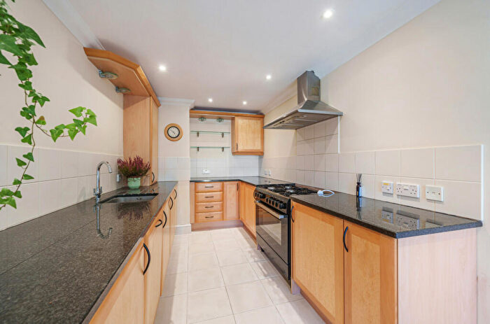 2 Bedroom Apartment For Sale In Sturges Road, Wokingham, Berkshire, RG40