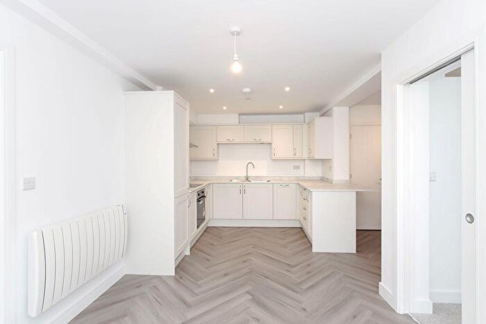 2 Bedroom Maisonette For Sale In Western Road, Tring, HP23