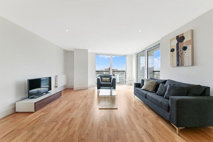 2 Bedroom Flat To Rent In Denison House, Lanterns Way, E14