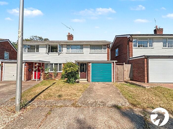 3 Bedroom Semi Detached House For Sale In Norton Grove, Walderslade, Kent, ME5