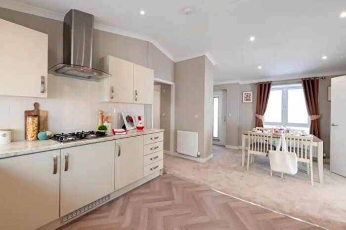 2 Bedroom Park Home For Sale In Ryther Road, Ulleskelf, Tadcaster, LS24