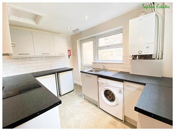 4 Bedroom Terraced House To Rent In Barber Crescent, Crookesmoor, S10