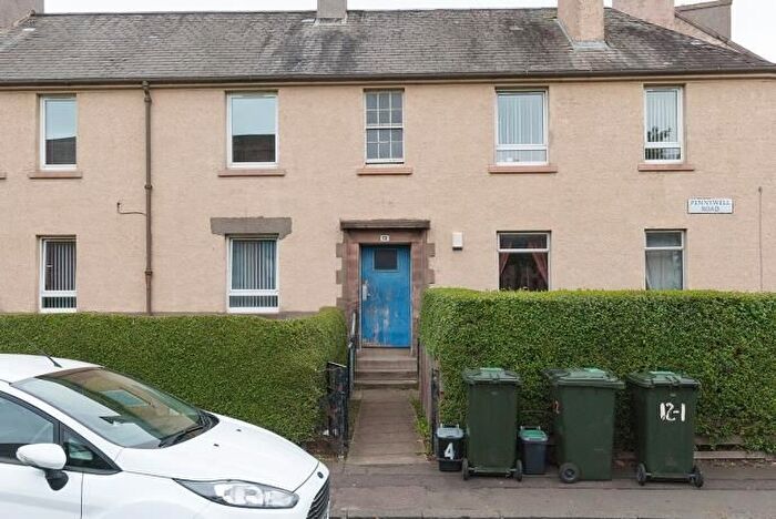 3 Bedroom Flat To Rent In Pennywell Road, Edinburgh, EH4