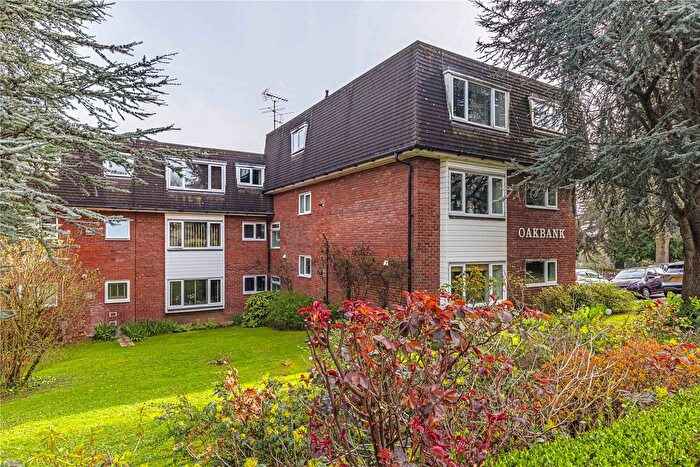 2 Bedroom Flat To Rent In Watling Street, Radlett, Hertfordshire, WD7