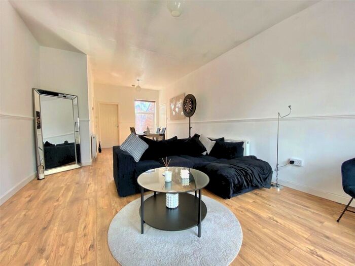 2 Bedroom Flat To Rent In Gorton Road, Reddish, Stockport, SK5