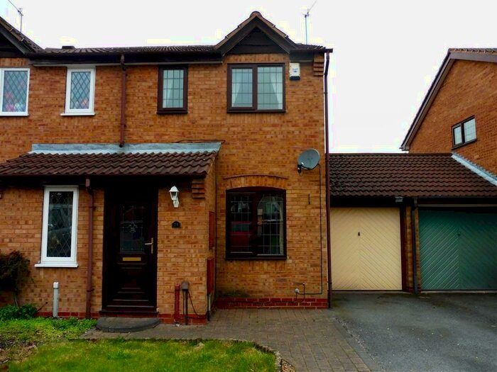 2 Bedroom House To Rent In Old Hall Close, Stourbridge, DY8