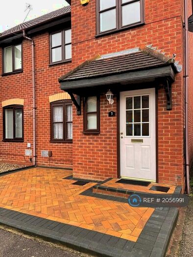 3 Bedroom Semi-Detached House To Rent In Blansby Chase, Emerson Valley, Milton Keynes, MK4