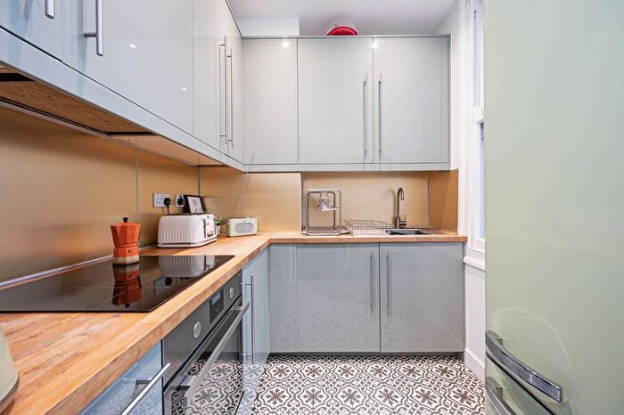 1 Bedroom Flat To Rent In Charnock Road, Clapton, London, E5