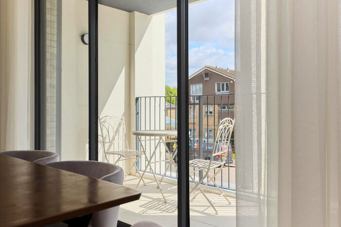 2 Bedroom Flat To Rent In Coverdale Road, Brondesbury, NW2