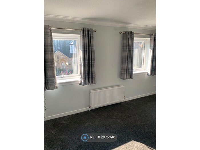 4 Bedroom Maisonette To Rent In South William St, Johnstone, PA5