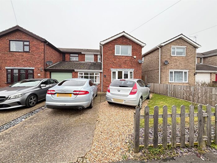 4 Bedroom Semi Detached House For Sale In Amanda Drive, Louth, LN11