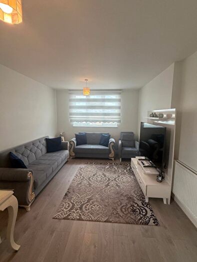2 Bedroom Flat To Rent In Old Road, Enfield, EN3